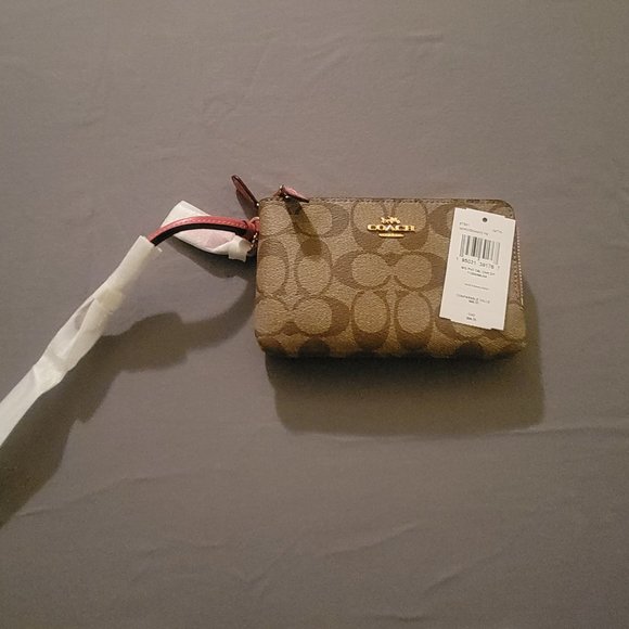 Coach Signature Wristlet-new never used - Picture 4 of 4